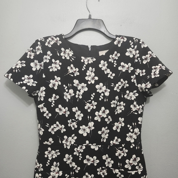 Loft women's mini dress size 6 floral with pockets black and cream - Picture 2 of 8